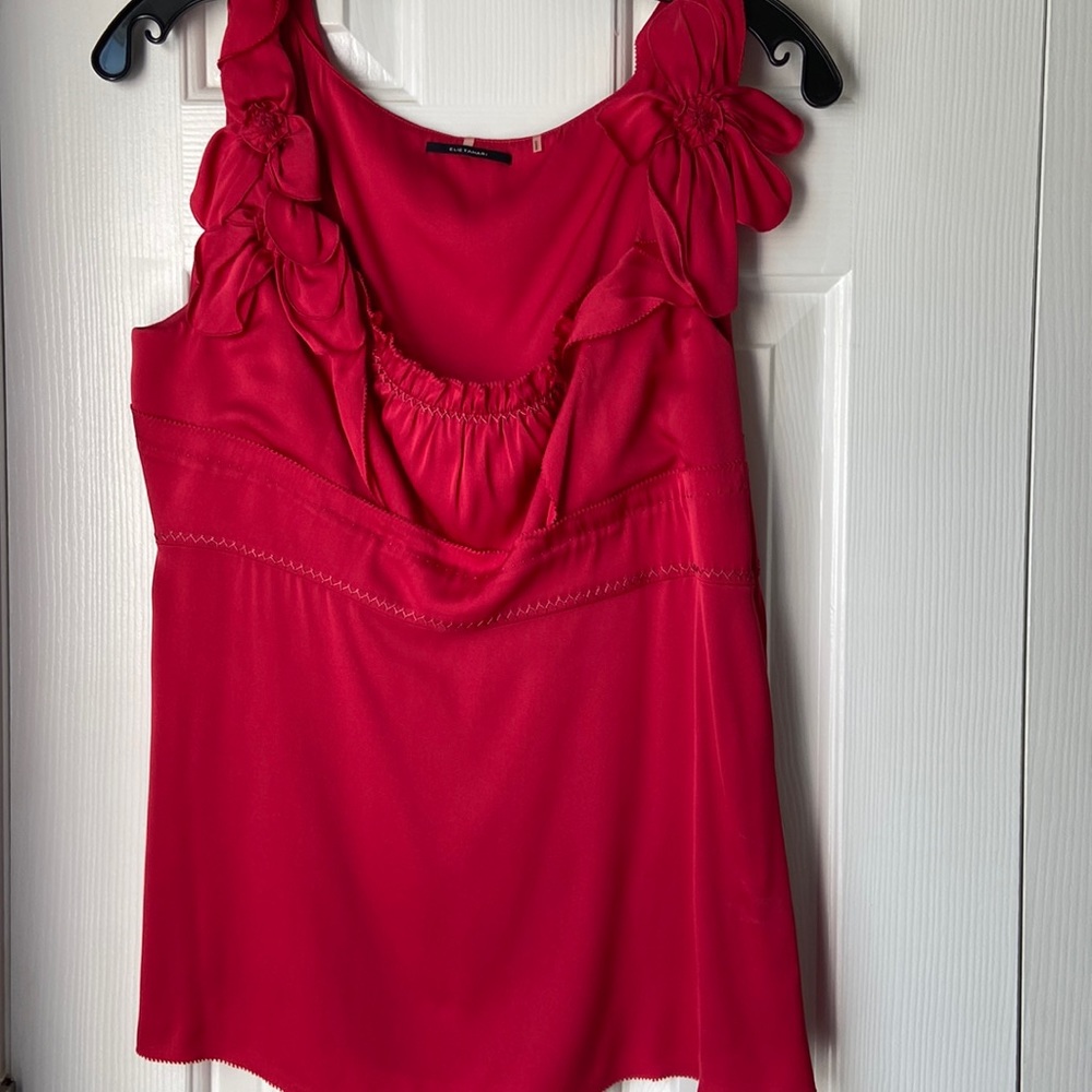Elie tahari sleeveless blouse size M. Silk. Pink